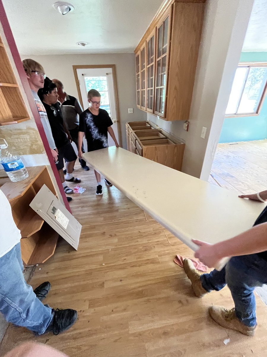 troylurz1's tweet image. Relevancy? Check! Applicable Work Skills? Check!! On the Job Training while still in high school for building trades? Check...Check...and...Check!!! This project at Dundy County Stratton is a true winner. #RootedNE,#MyDCSstory