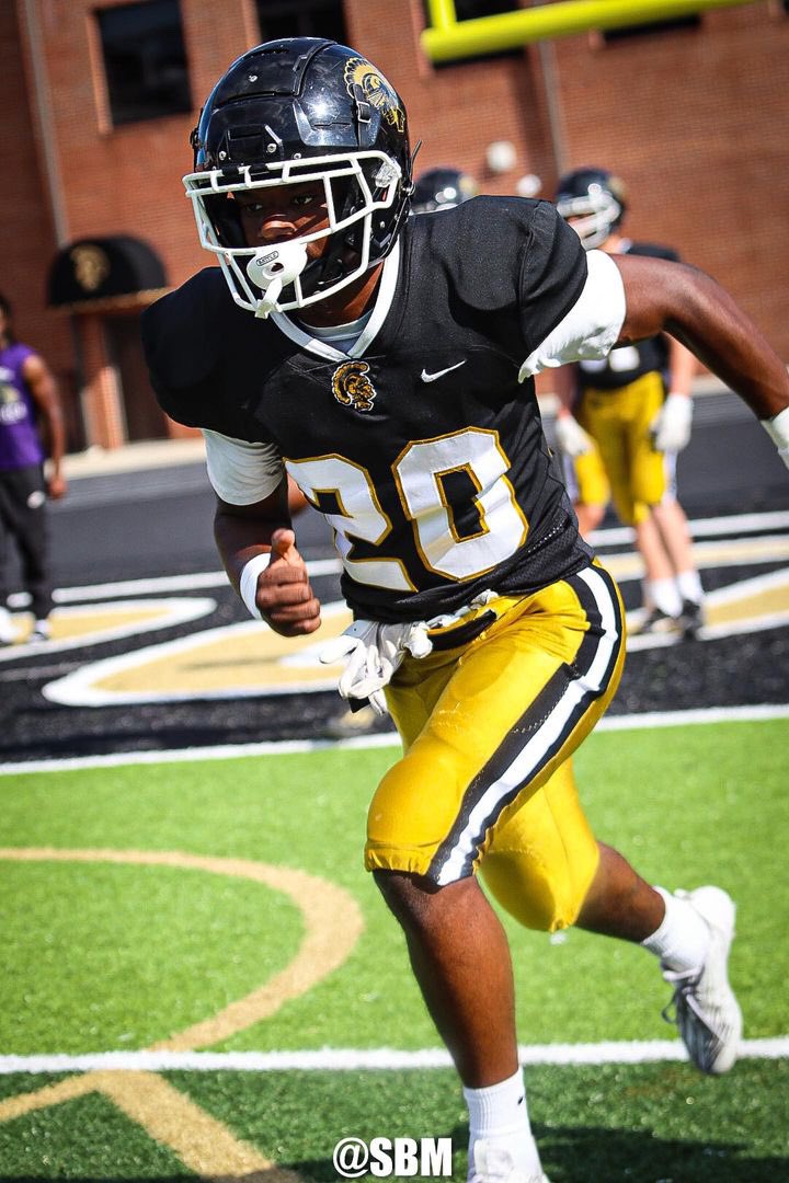 Javian “jay” Holland (@soildluhjayy1) on Twitter photo Blessed to play this game !#keepworking #AGTG <a href="/Carrollton_High/">Trojan Football</a> <a href="/CarrolltonTroj1/">Carrollton High School FB 🏈 Recruiting Page</a> <a href="/CoachJoeyKing/">Joey King</a> <a href="/borntocompete/">Born to Compete™</a> <a href="/GoMVB/">GoMVB Sports - Recruit Content for College Coaches</a> <a href="/RecruitGeorgia/">Recruit Georgia</a> Blessed to play this game !#keepworking #AGTG <a href="/Carrollton_High/">Trojan Football</a> <a href="/CarrolltonTroj1/">Carrollton High School FB 🏈 Recruiting Page</a> <a href="/CoachJoeyKing/">Joey King</a> <a href="/borntocompete/">Born to Compete™</a> <a href="/GoMVB/">GoMVB Sports - Recruit Content for College Coaches</a> <a href="/RecruitGeorgia/">Recruit Georgia</a>