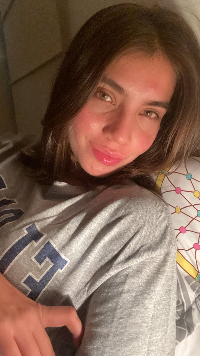 Pechocha :3 

Así con ojeras y todo 🤍