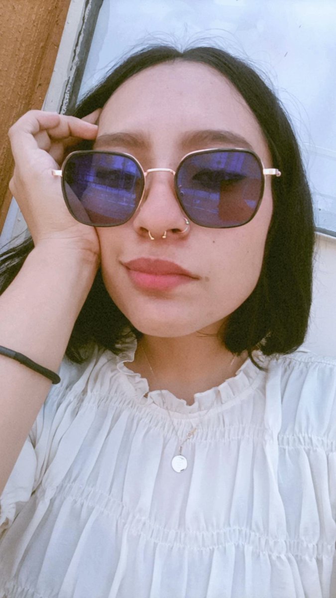 AraSempai's tweet photo. Tu última selfie es quien eres por fuera y tú último meme es quien eres por dentro...
Yo creo que soy la misma en ambas 🫠 https://t.co/fjZFSX7WLY