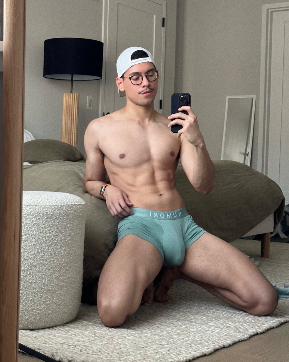 kerridge41399's tweet photo. LIKE if you wanna hang #fitness https://t.co/qRId5aCIp7