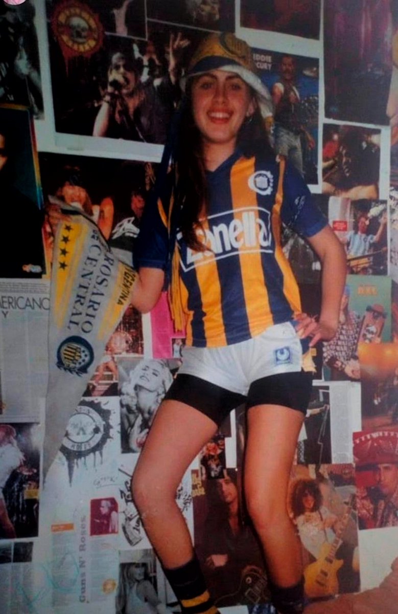 RosarioCentral's tweet photo. Siempre te recordaremos como una fiel embajadora del Nuestro 💙💛

Que en paz descanses, Silvina. https://t.co/TKnC11vMwN