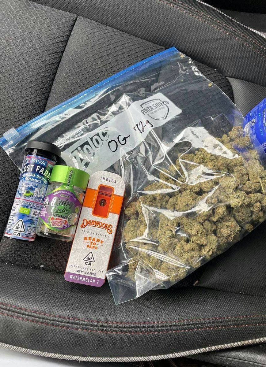 kelsey0780's tweet photo. All top shelf products available 
Dm✅💚 #CannabisCommunity #420friendly #420community #WeedLovers https://t.co/HXMsEQJ35I