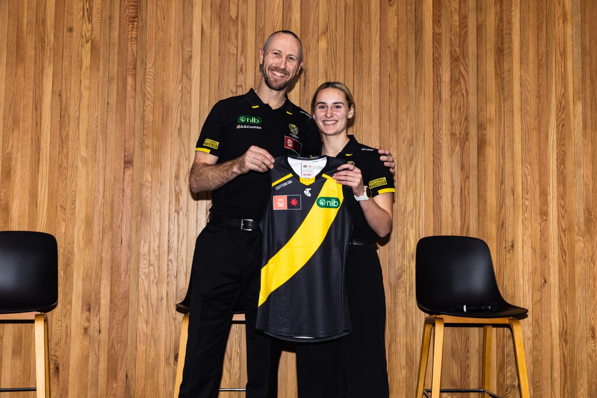 Swinburne's tweet photo. Wishing our partners @RichmondWomens & students Monique Conti, Ellie McKenzie and Laura McClelland good luck for the 2023 @aflwomens season opener against Brisbane on Sunday 🐯 #IAmW https://t.co/ismETWRHLW