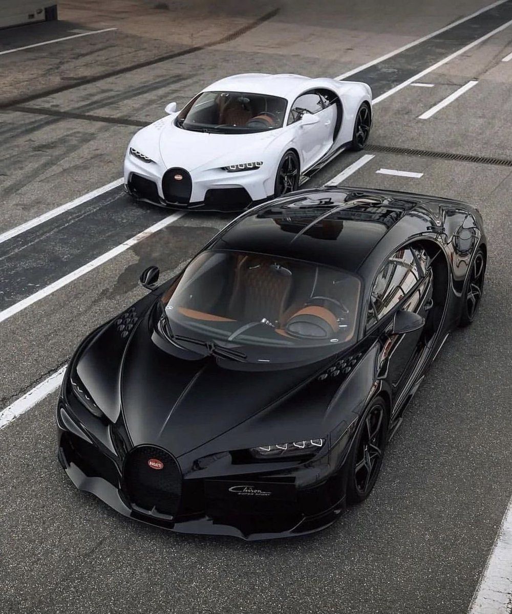 LuxuryCars365's tweet photo. Black or White? ☁️ #Bugatti https://t.co/UqBEeGWINQ