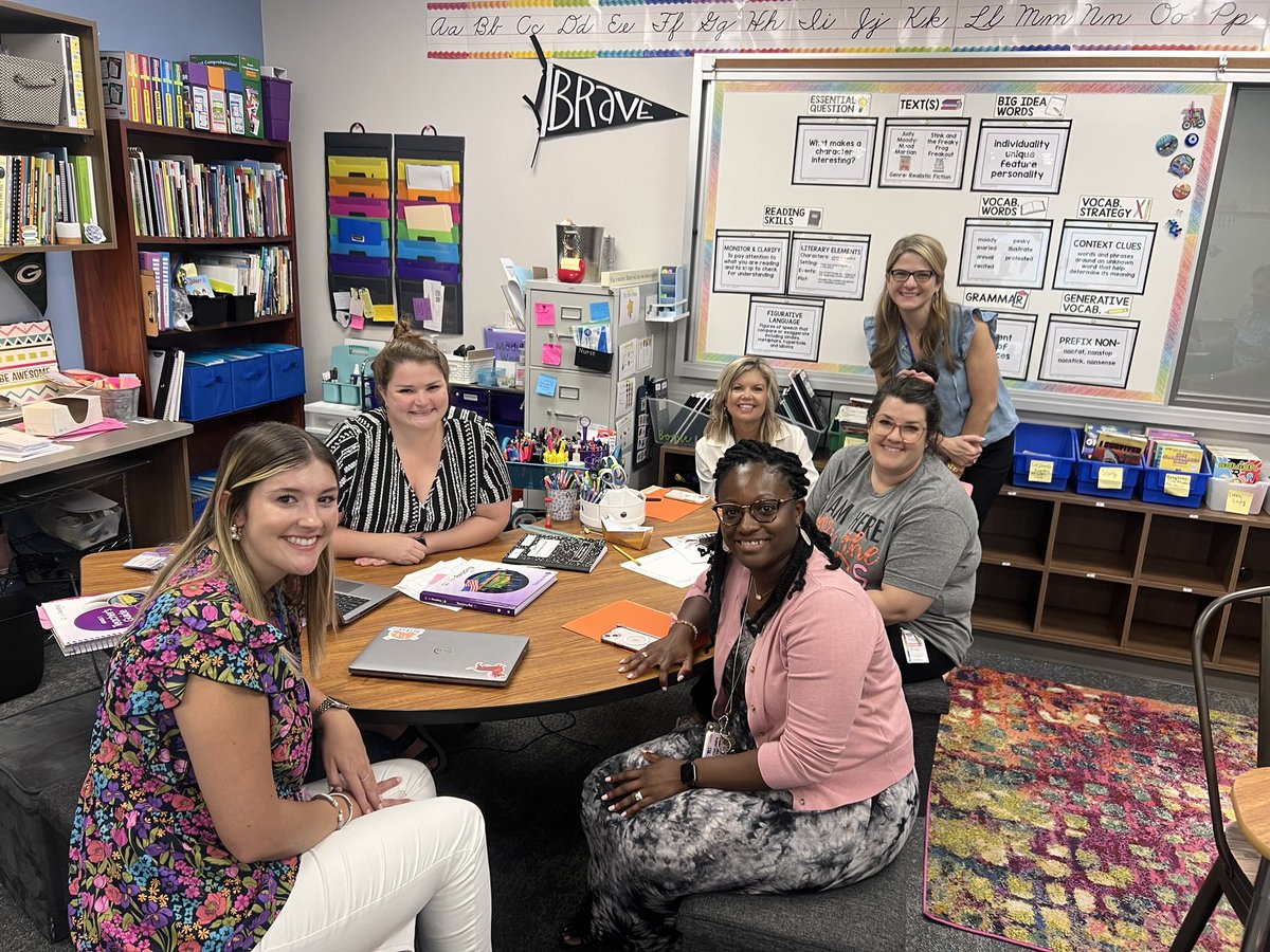Thank you <a href="/SaneeBell/">Sanée Bell, Ed.D.</a> for coming to see all of the great things our ELA teachers are doing for our kids! <a href="/CreechElem/">Creech Comets</a> <a href="/katyisd/">Katy ISD</a> #inspiringexcellence