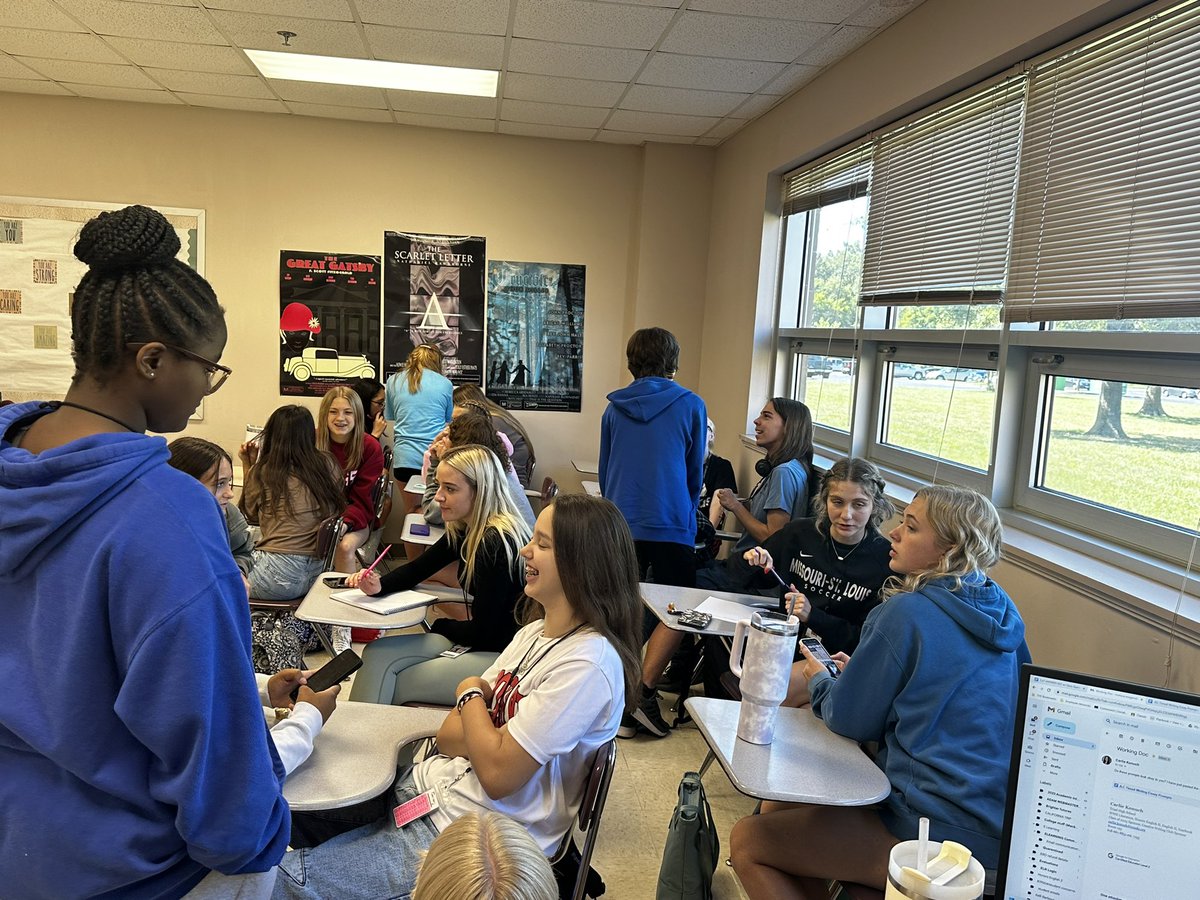 THS_BFutures's tweet photo. Lots of great ideas and new members at our first meeting of the year! Get ready for some fun! https://t.co/Eu0x7KZf6N