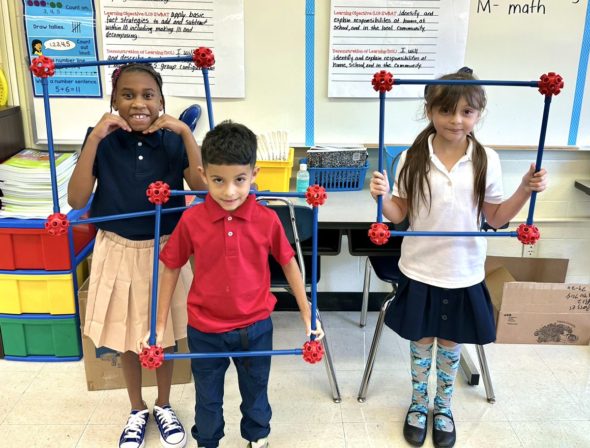 EmilyMe10531515's tweet photo. Ross STEM Magnet scholars engaged in bringing their designs to life- a skyscraper, a train, & a Barbie and Ken dollhouse. #NowEnrolling #STEMisEverything @PrincipalReed_ @ray4d_thebetsy @BetsyRossElem @HISDChoice @HISDPolice @houstongent @TeamHISD @petecarter3 @@MsOnFire2Nspir3 https://t.co/oneTjPCqQA
