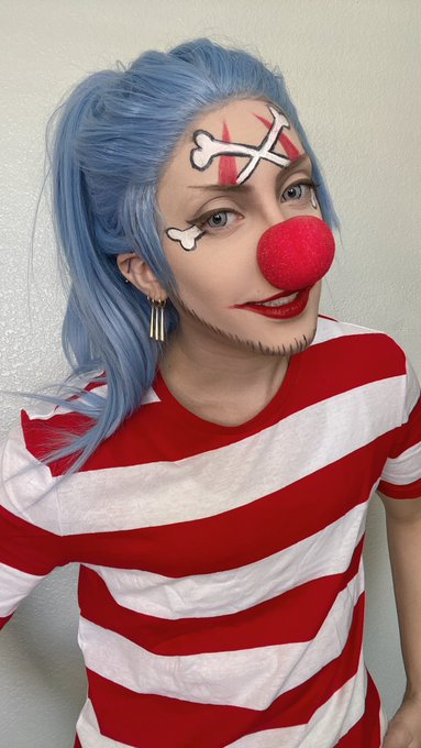 The one piece live action has me wanting to cosplay one piece characters again now 😩 https://t.co/vN<a href="/tag/onepiece"class="tags"><span>#onepiece</span></a>