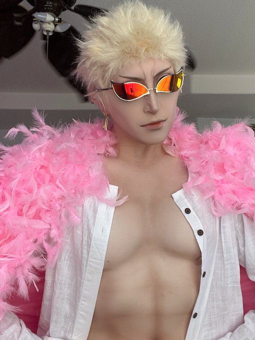 The one piece live action has me wanting to cosplay one piece characters again now 😩 https://t.co/vN<a href="/tag/onepiece"class="tags"><span>#onepiece</span></a>