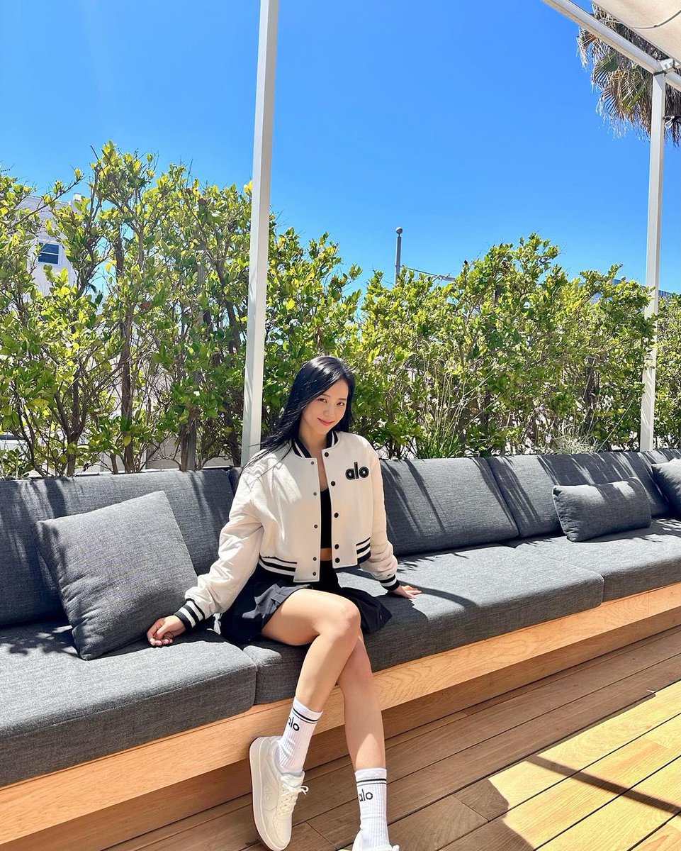 NEWSJISOO's tweet photo. #JISOO instagram update. https://t.co/os4gUZ75e5
