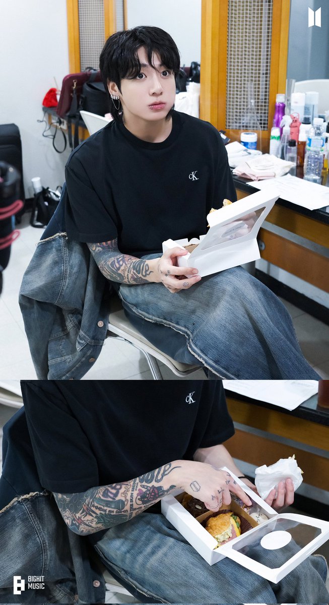 jmygmochis's tweet photo. — 📸

Hilo con las fotos de jungkook subidas a weverse por su cumpleaños

#HappyBirthdayJungkook #JUNGKOOK @BTS_twt https://t.co/ddK5wPS4Sc