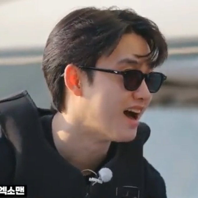 Zziranghee's tweet photo. Kyungsoo you are killing me good https://t.co/W2FWQDSorj