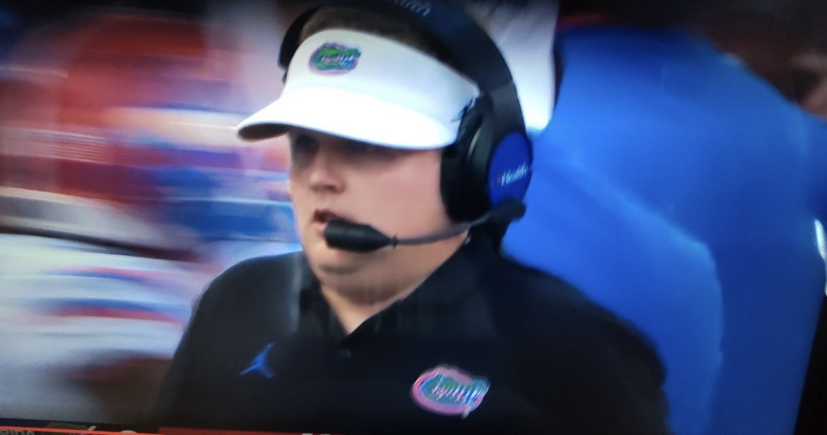 Florida gifted Utah a FREE first down after they had two players wearing number 3 on punt return. Utah would go on to kick the shit out Florida the rest of the night. Tough night for Florida bettors and the Florida special teams coach ⬇️