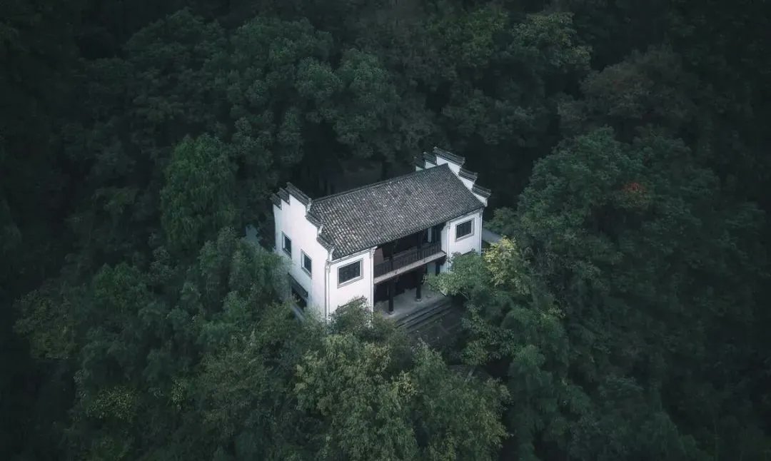 xuluomei1's tweet image. 桐庐，地处三江两湖（三江指新安江、富春江、钱塘江；两湖指西湖和千岛湖），自然条件得天独厚，自古即以“山青、水秀、史悠、境幽”闻名于世。
#Zhejiang #Tonglu