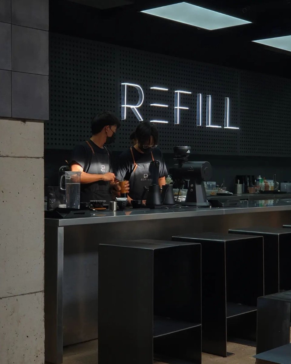 kinfinity88's tweet photo. แวะเติมกาแฟที่ร้านสุดฮอต Refill Coffee ของน้องแบงค์ฐิติสักหน่อย ร้านสวย มุมถ่ายรูปเพียบ เสียดายแอบคิดว่าจะได้มาเจอเจ้าของร้านสุดหล่อ ไม่งั้นให้ 10/10 🤣 ใครมาเที่ยวขอนแก่น แวะมาเช็คอินโลดดด

⏰ 9AM - 5.30PM

#เที่ยวขอนแก่น #รีวิวคาเฟ่ #คาเฟ่แนะนำ @CafeStoryTH @CAFETELLER https://t.co/Z0UtzUMLrB