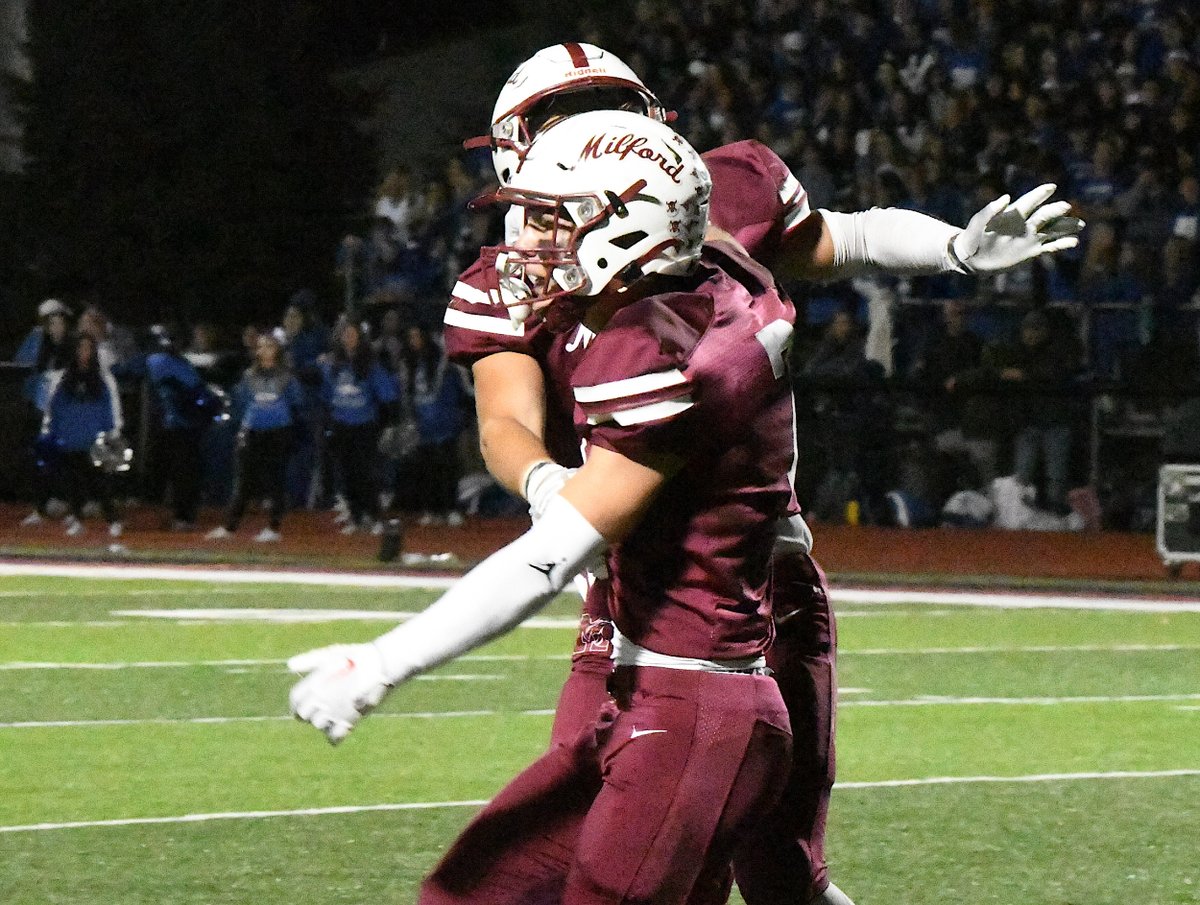 FOOTBALL: Milford offense comes alive in dominant win over <a href="/BeEast_Football/">South Lyon East Football</a> >> bit.ly/45V6dCT

<a href="/LakesVC/">Lakes Valley Conf.</a> <a href="/MilfordSport/">Milford Athletics</a> <a href="/amicovich/">Andrew Micovich™</a> <a href="/BeEast_Cougars/">South Lyon East Athletic Department</a> <a href="/SouthLyonEastHS/">South Lyon East HS</a> <a href="/HuronValleyNews/">Huron Valley Schools</a> <a href="/BruceMaverick/">Milford High School</a>