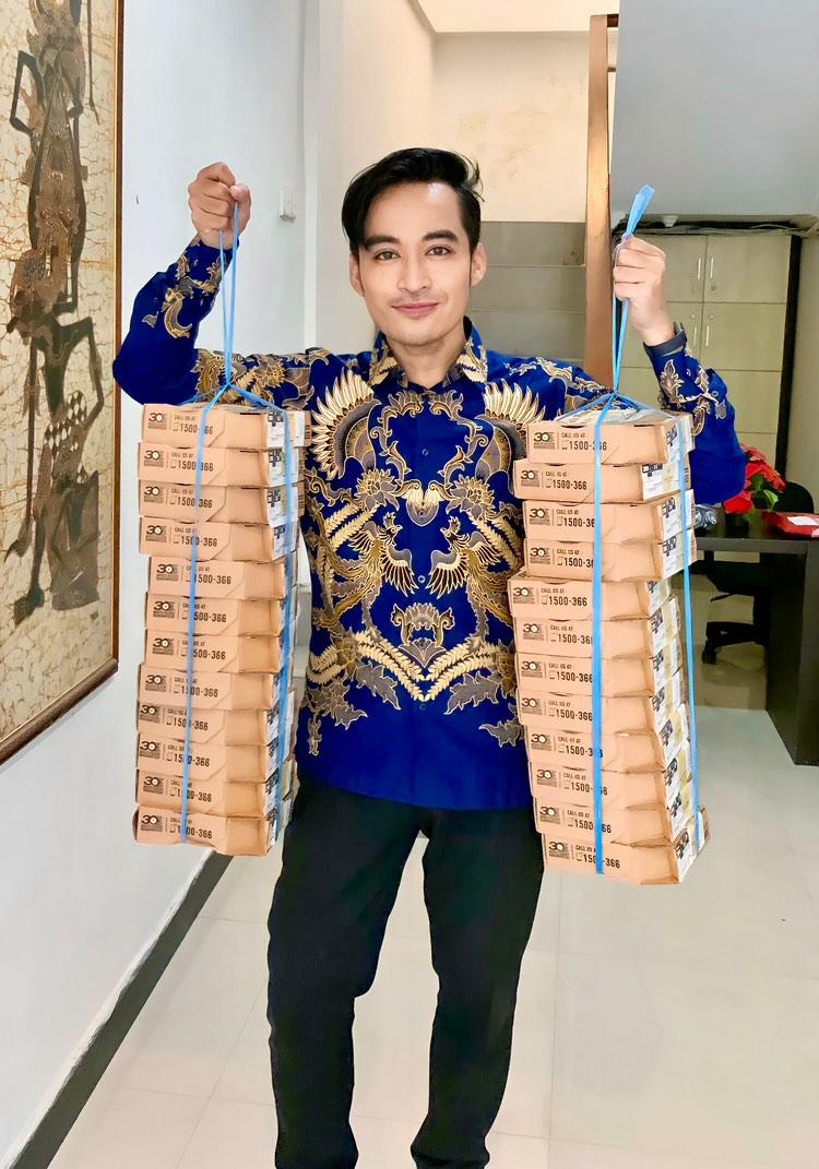 Jumat berkah. Tidak perlu menunggu kaya untuk bersedekah dan berbagi.