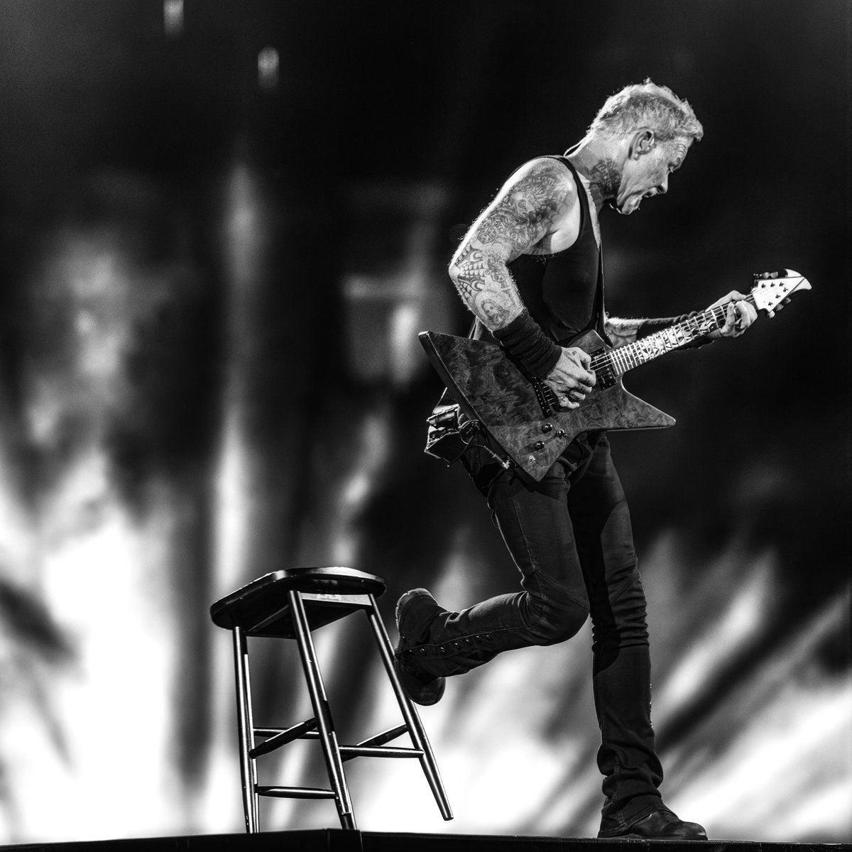 Lee_Jeffries's tweet photo. Timing is everything 🤘🏻

James!!!

#m72worldtour #m72losangeles #metallica #jameshetfield #papahet #leejeffries #leica https://t.co/i3dFiVd2xN