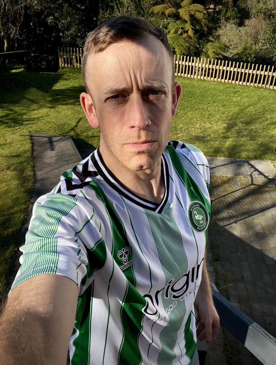 Kit arrival day NZ 🇳🇿 💚🤍 It’s a thing of beauty <a href="/wwfcofficial/">Wycombe Wanderers</a> and <a href="/hummel1923/">hummel</a>