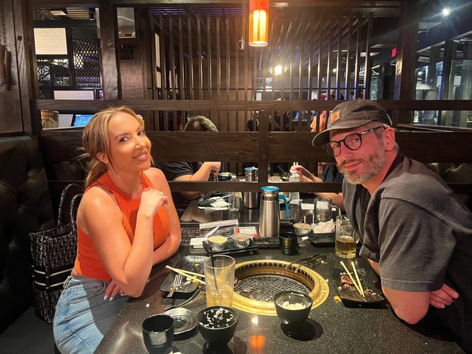 Korean bbq and lots of @Giants talk with 1 of my favorites   @The_MikeMancini while he&rsquo;s in Vegas https://t<a class="tags" target="_blank" title="On Twitter" href="/?out=eyJ0eXAiOiJKV1QiLCJhbGciOiJIUzUxMiJ9.eyJpYXQiOjE3MTk3MjQ4MTksImlzcyI6InR3cG9ybnN0YXJzLmNvbSIsIm5iZiI6MTcxOTcyNDgxOSwiZXhwIjoxNzUxMjYwODE5LCJyZWRpcmVjdF91cmwiOiJodHRwczovL3R3aXR0ZXIuY29tL0dpYW50cyJ9.6SwGhwSb8cw-AbzgX6hJ7z6OS9EqKN9uTxqTcrhgfLHTSHjmJN_kJbRQfC-yvB4wBr_4ZmXEJ54BcRkjC2uTyg">@Giants</a><a href="/tag/teamrr"class="tags"><span>#teamrr</span></a>