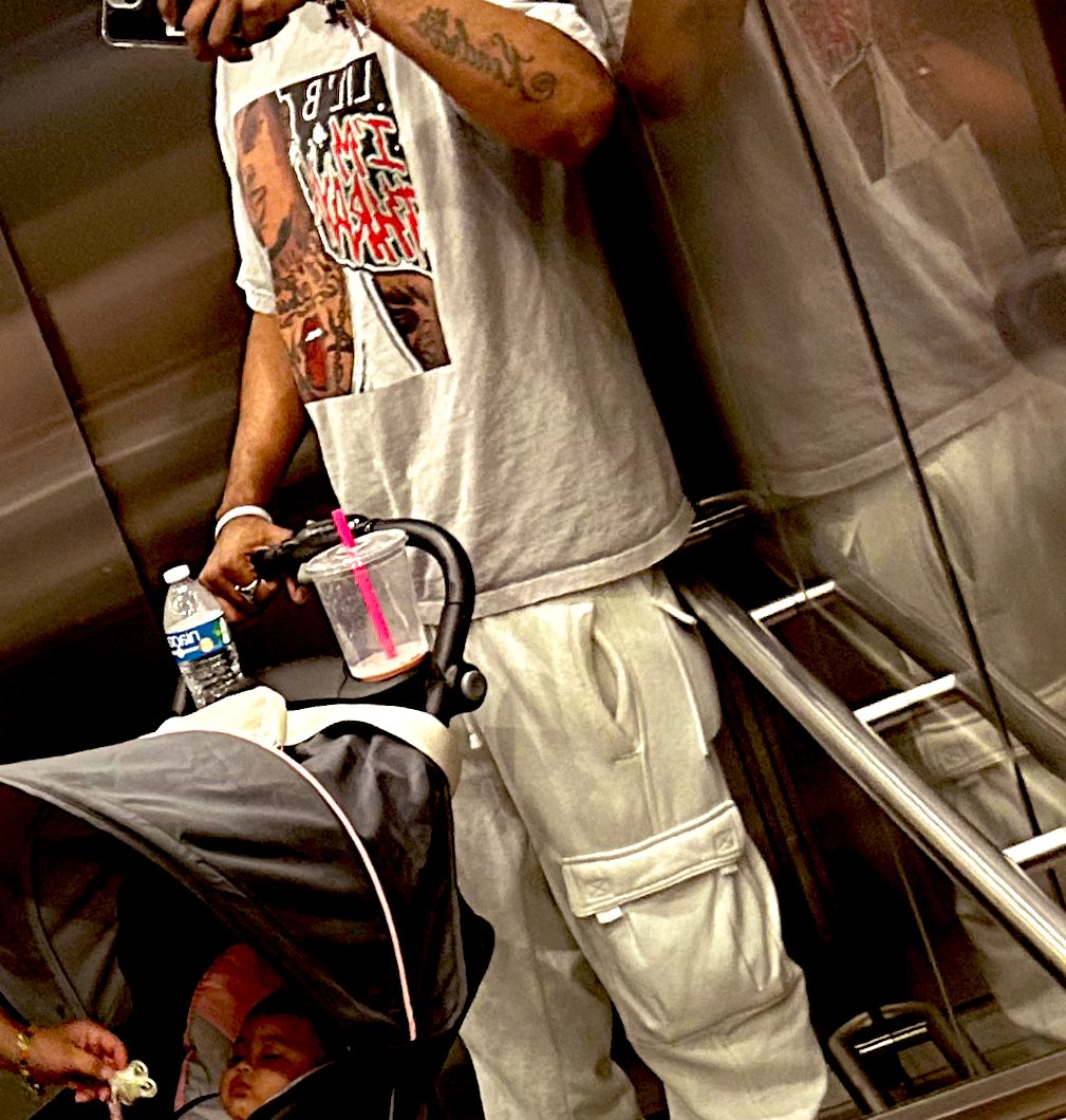 SplashMane's tweet photo. Was wit my baby wearing @LILBTHEBASEDGOD merch #bitchmob #bitchmobplatoontroop #based #333splash #splishsplash #ybr #tybg #2k23 https://t.co/sWF5smnVgg