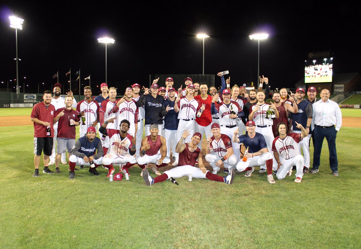Your 2023 American Association West Division Champions 👏🏼 
#ChaseTheCrown 👑⚾️