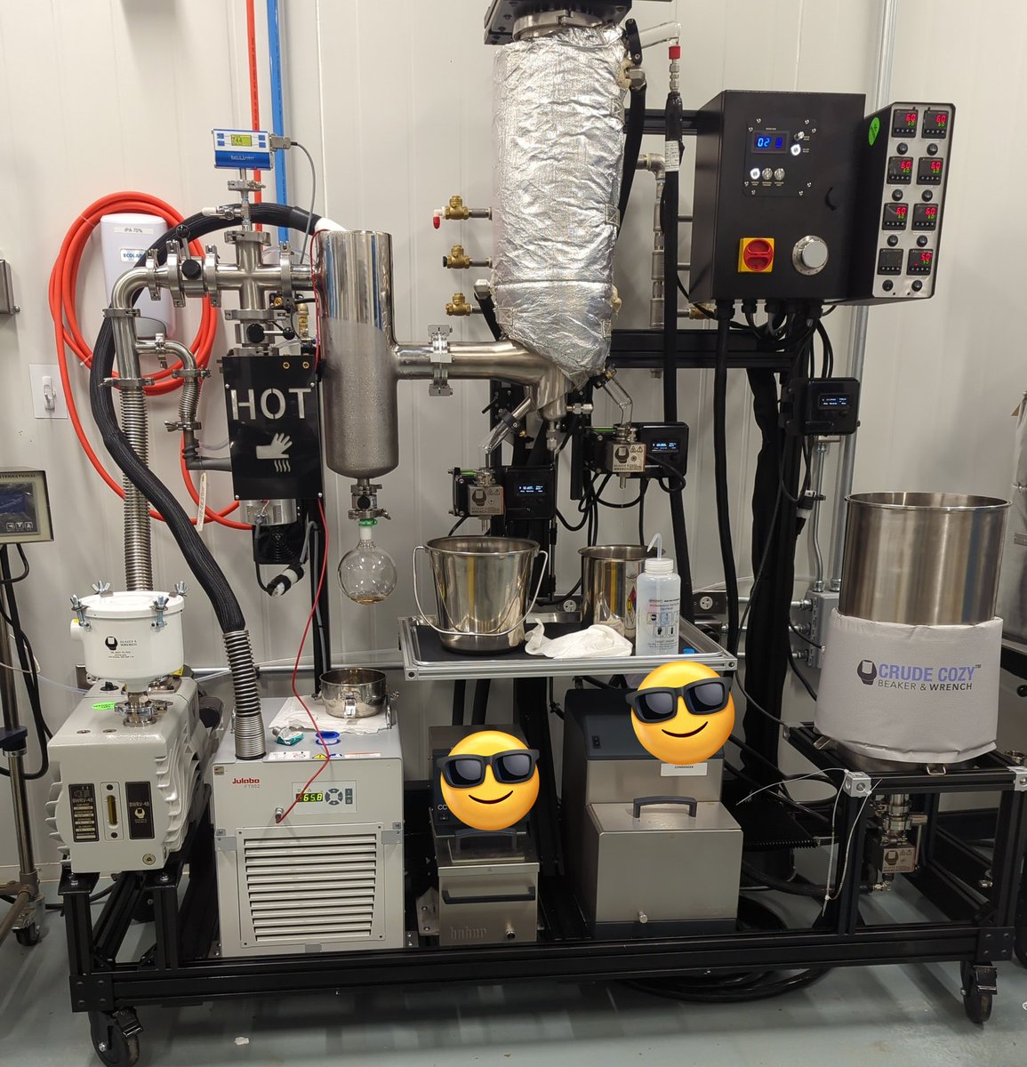 TempleGrower's tweet image. Wiper on, wiper off. &amp;gt;90% or bust.⚗️🛢️
#Distillation #FractionalDistillation #ShortPath #WipedFilm #OilRefinery