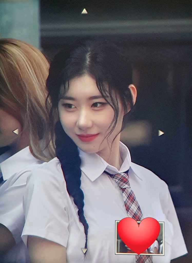 230901 뮤직뱅크 출근 프리뷰

교복착 최고~🤍❤️

#ITZY #있지 #LeeChaeRyeong 
#이채령 #채령