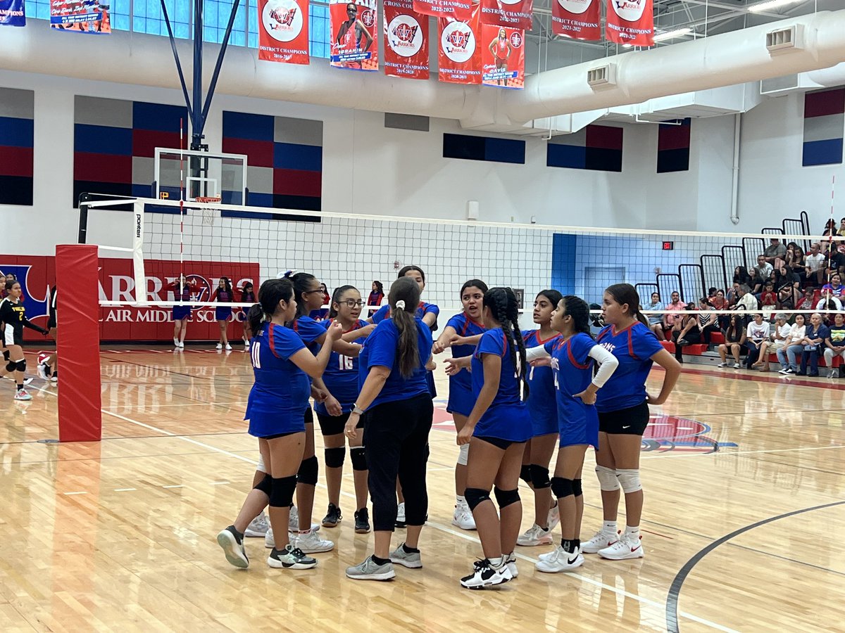 Bsanchez_BAMS's tweet image. Warriors take the win! Proud of you, ladies! Keep up the hard work. 🏐❤️💙 #243
#Teamwork 
#WhatWEdoMatters
#WarriorNation
@BAMS_GLopez @LucianoAlcala2 @BAMS_AArriaga