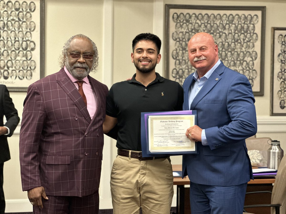 Mayor Jerry Dyer tweet media