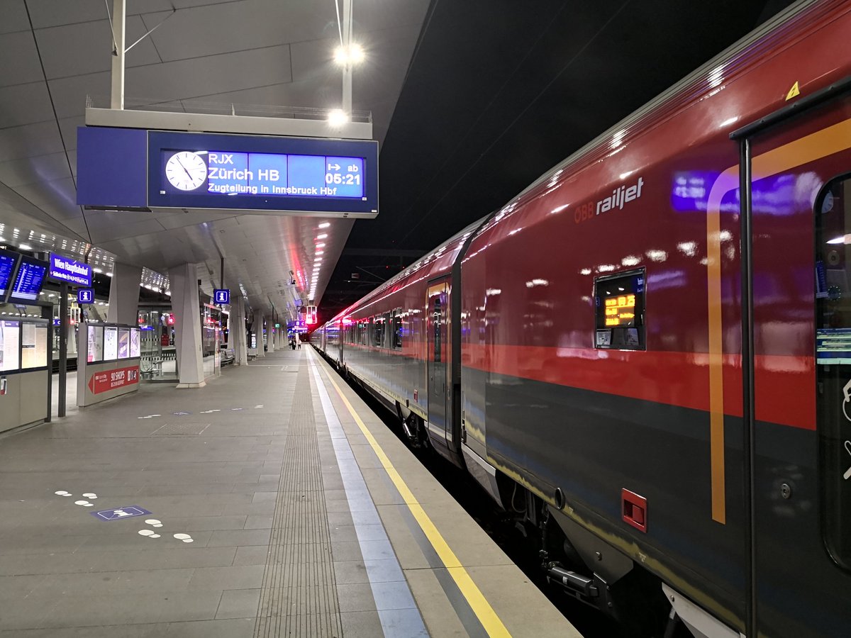 Jochen_Kohutek's tweet image. Mal in aller Früh dienstlich nach Wels, die ersten Schritte für #etcs in Wien in ein paar Jahren. Natürlich im @_DiningCar @speisewagen des RJ 368 gibt es heute das Kaiserfrühstück.