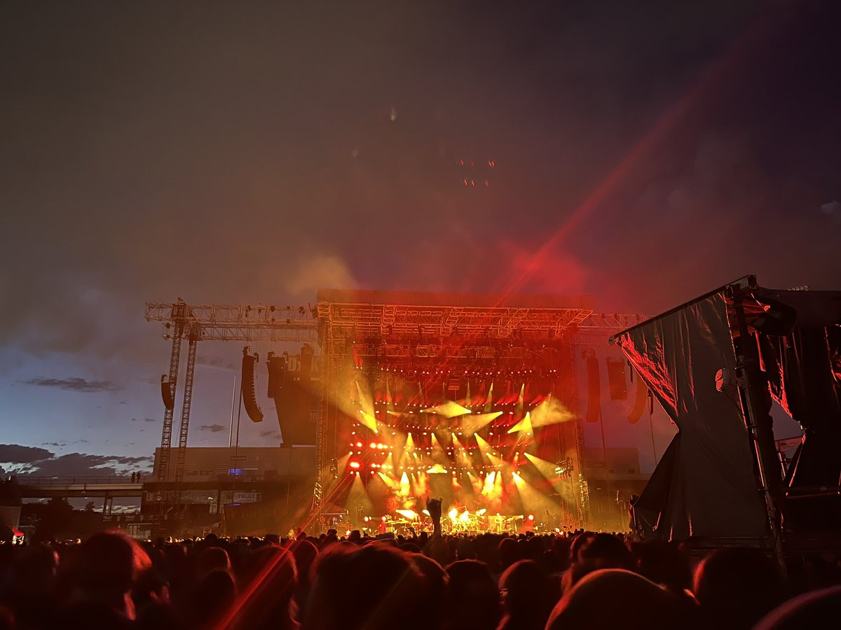 DarinMurphy's tweet photo. My first ever @phish concert.  Apparently, Denver is where I’m supposed to be right at this moment. You may ask yourself, “How did I  get here?” #phishconcert   #phishdicks #denvercolorado #heartbyrneatx #goodvibrations #onceinalifetime #talkingheads https://t.co/zIl6W7jwMv