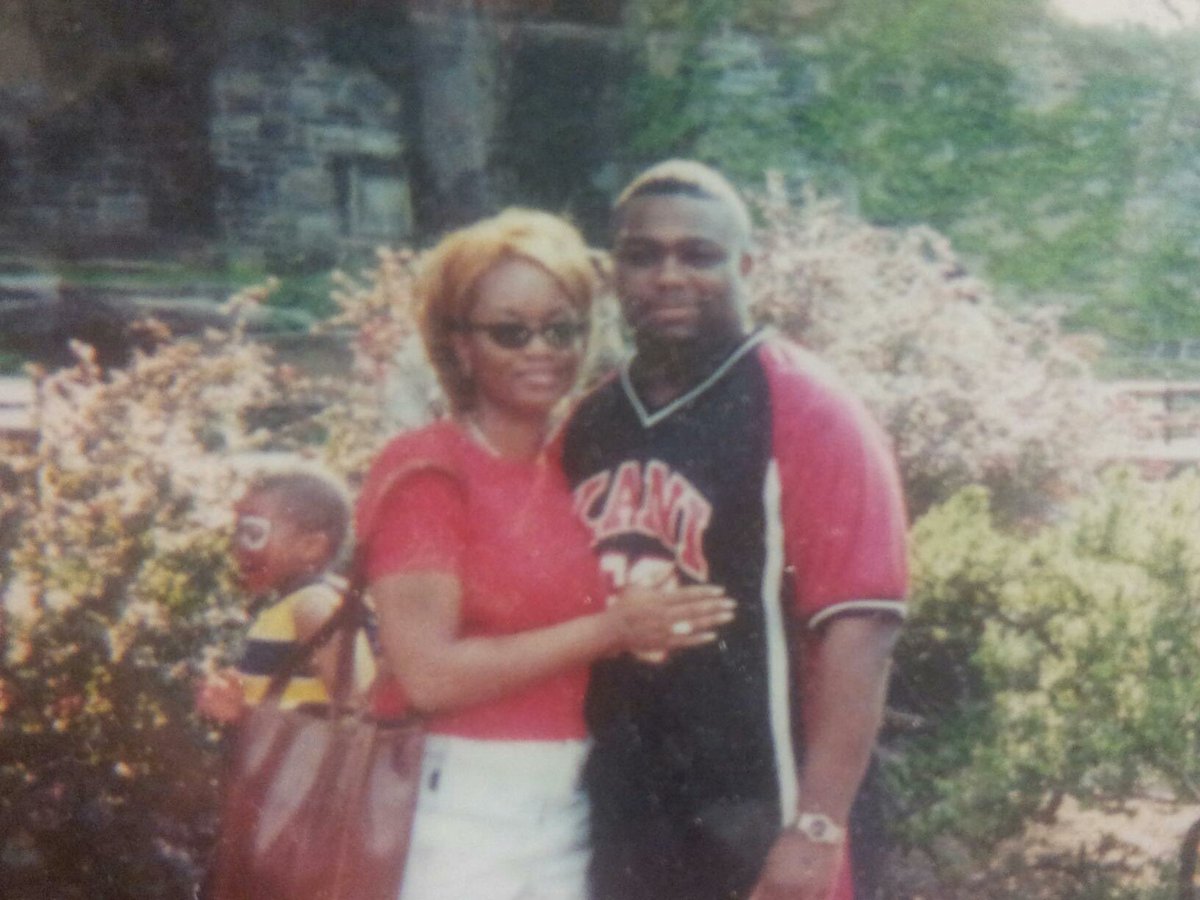 lbuzz29's tweet photo. Beautiful in your 20’s, Sophisticated in your 30’s, Georgeous in your 40’s. Can’t wait to see you in your 50’s! Please wish my wife @SergePierce a Happy Birthday!! #gettingfiner #betterwithtime #aginggracefully https://t.co/wzjtL6Rv6m