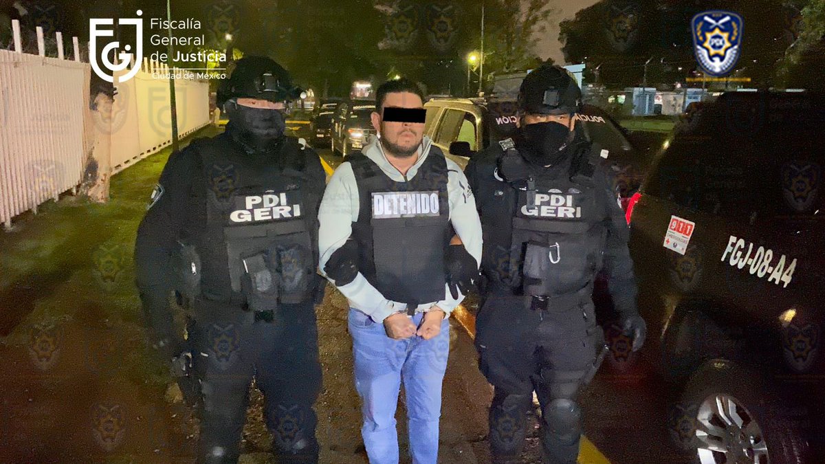 FiscaliaCDMX's tweet photo. La #FiscalíaCDMX informa que agentes de @PDI_FGJCDMX pusieron a disposición de un juez de control en el Reclusorio Norte, a Jesús "N". El Ministerio Público le formulará imputación por su probable participación en narcomenudeo, portación de arma de fuego y cohecho https://t.co/wnJ8XZQPPY