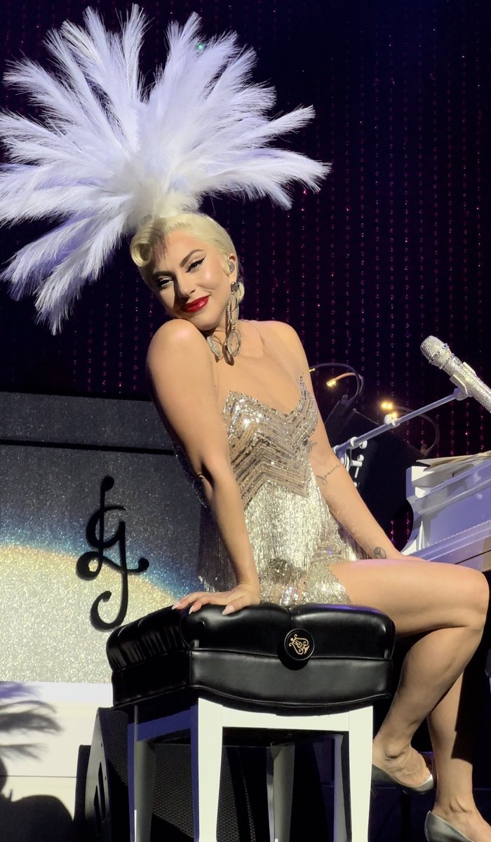 allurequinn's tweet photo. lady gaga the most stunning pop star https://t.co/m0DWCd5ifr