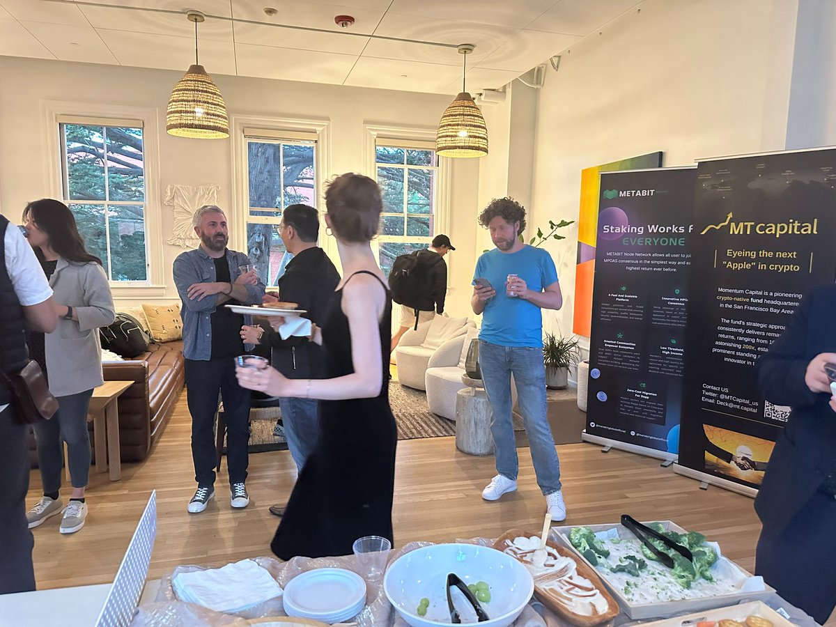 mtcap_crypto's tweet photo. 🥳 Today, @MTCapital_US is at a fun afterparty during #StanfordBlockchainWeek, enjoying a night of social and learning in SF!
We're thrilled to be invited to Panel 1, where we discussed the impact of the #Ethereum Cancun on Layer 2 infra and social #dApps.
#Blockchain #Crypto #Innovation