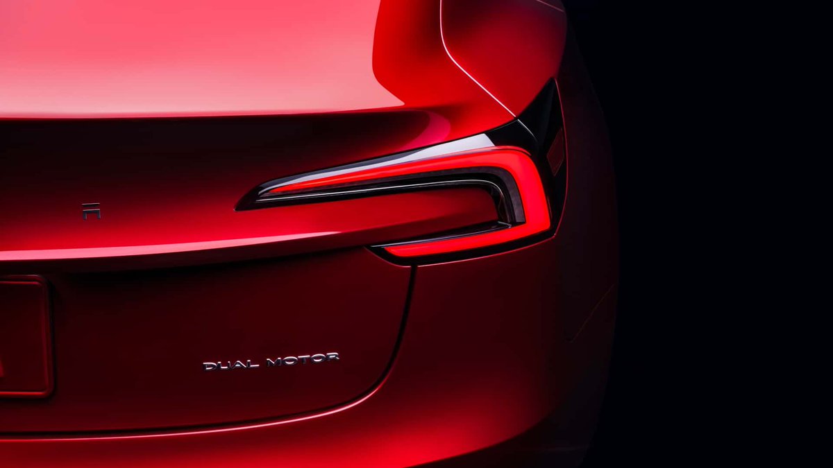 autospotnews's tweet photo. Tesla has revealed the updated Model 3! Some design and interior changes have been made and it now has up to 629km of range!🧵#tesla #teslamodel3 #projecthighland #model3 #Model3Highland https://t.co/UnIczPlvxL