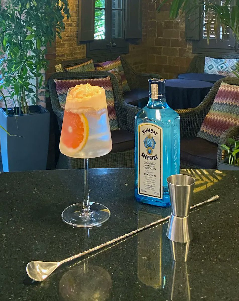 TorreRosaBCN's tweet photo. Este mes de septiembre, te presentamos una nueva manera de disfrutar de tu Gin-tonic, el Cel Rogent
https://t.co/xPbfMsaJz9
#CelRogent #CóctelDelMes #CocteleríaTorreRosa #TorreRosabcn #CocteleriaBarcelona #Cócteles #Barcelona https://t.co/JNbKLDuc8R