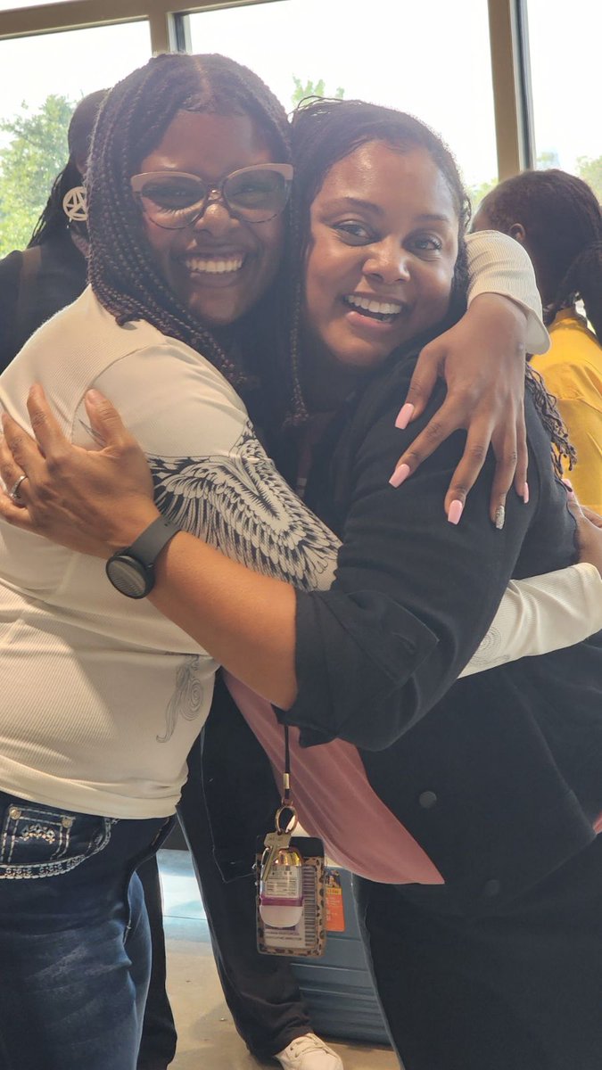 So proud of this young lady! She came from greatness <a href="/GwenOchieng/">Gwen Ochieng</a> and I can't wait to see how she changes the world. #RISDWeAreOne #RISDBelieves