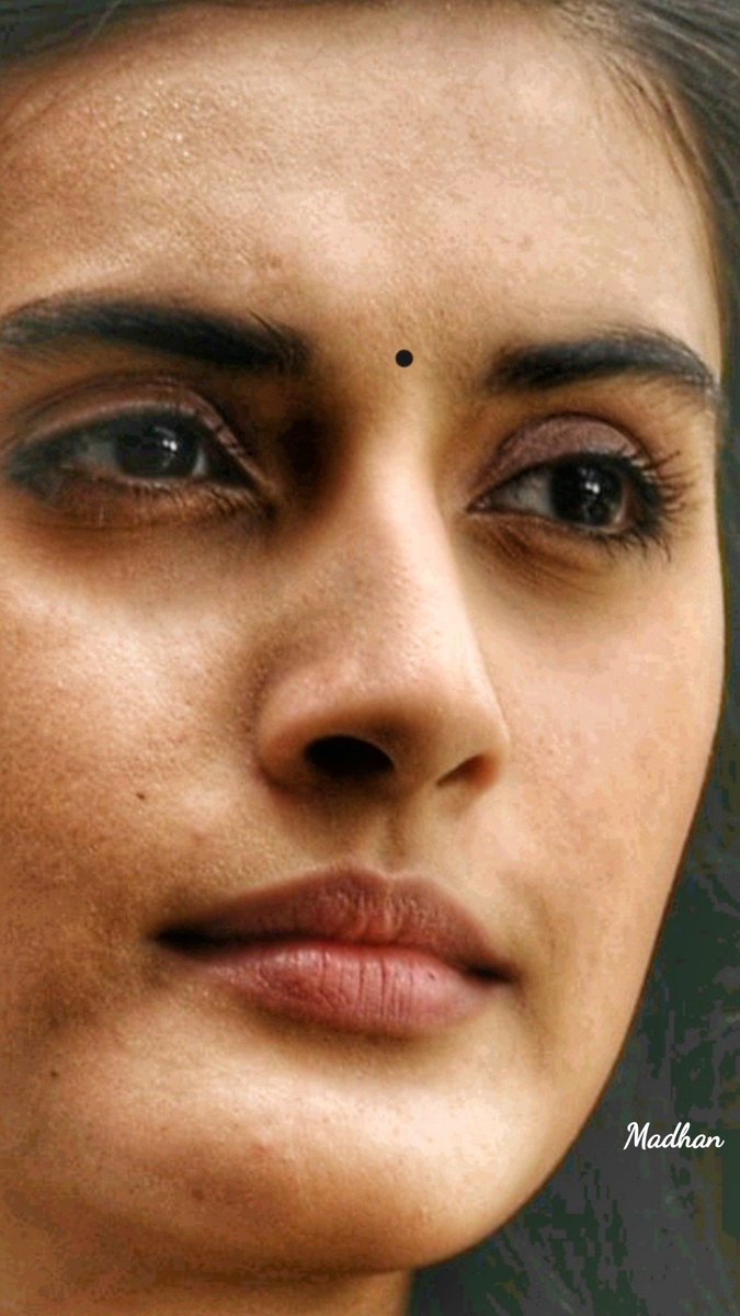 Takkar movie actress #DivyanshaKaushik close up face 💋💋💋