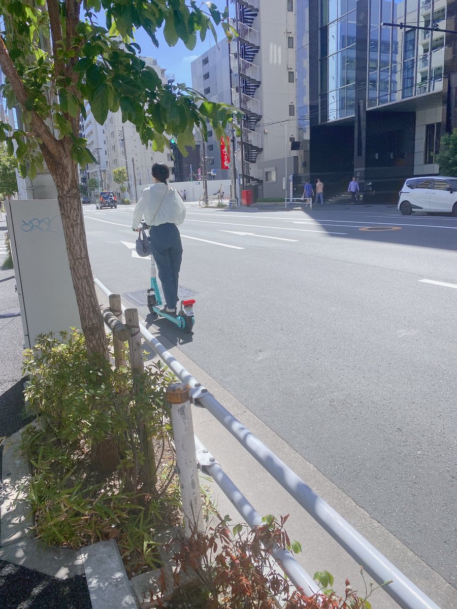 vvcocorvv's tweet photo. れなぴが 例のアレに乗って
颯爽と去っていった

あいも乗りてー！！ https://t.co/aMCQQI1782