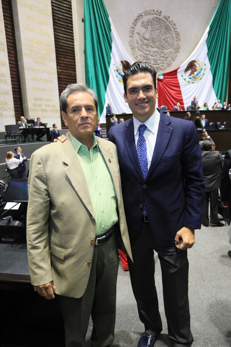 drdesideriotr's tweet photo. Presentes el día de hoy en la toma de protesta de la nueva mesa directiva de la cámara de diputados e instalación de los trabajos del PRIMER periodo de sesiones del TERCER año de la 65 Legislatura.
Con todo el ánimo y las ganas de seguir trabajando por el México que merecemos! 🇲🇽 https://t.co/tmcHLvoogv