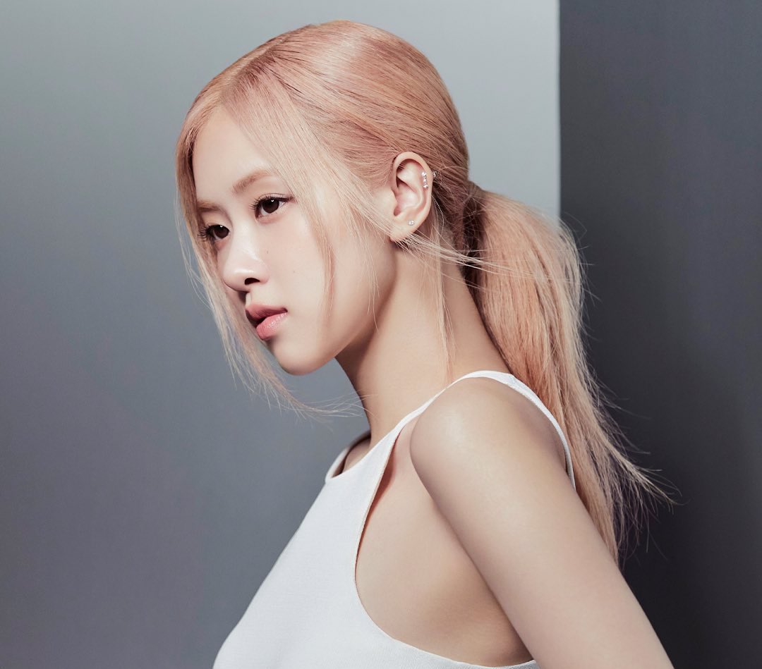 roseannepics's tweet photo. rosé for sulwhasoo https://t.co/DY0rTt3ARe