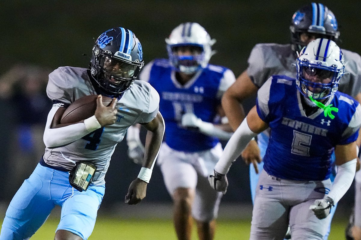 SportsDayHS's tweet photo. Pillage and plunder! 🏴‍☠️

@WERaiderFB shuts out Grand Prairie 49-0 😱

More photos from @SmileyPool: https://t.co/NpWlS0PSce

Box score, summary: https://t.co/eetbBtZONT

#TXHSFB https://t.co/GQGzBsr8Fe