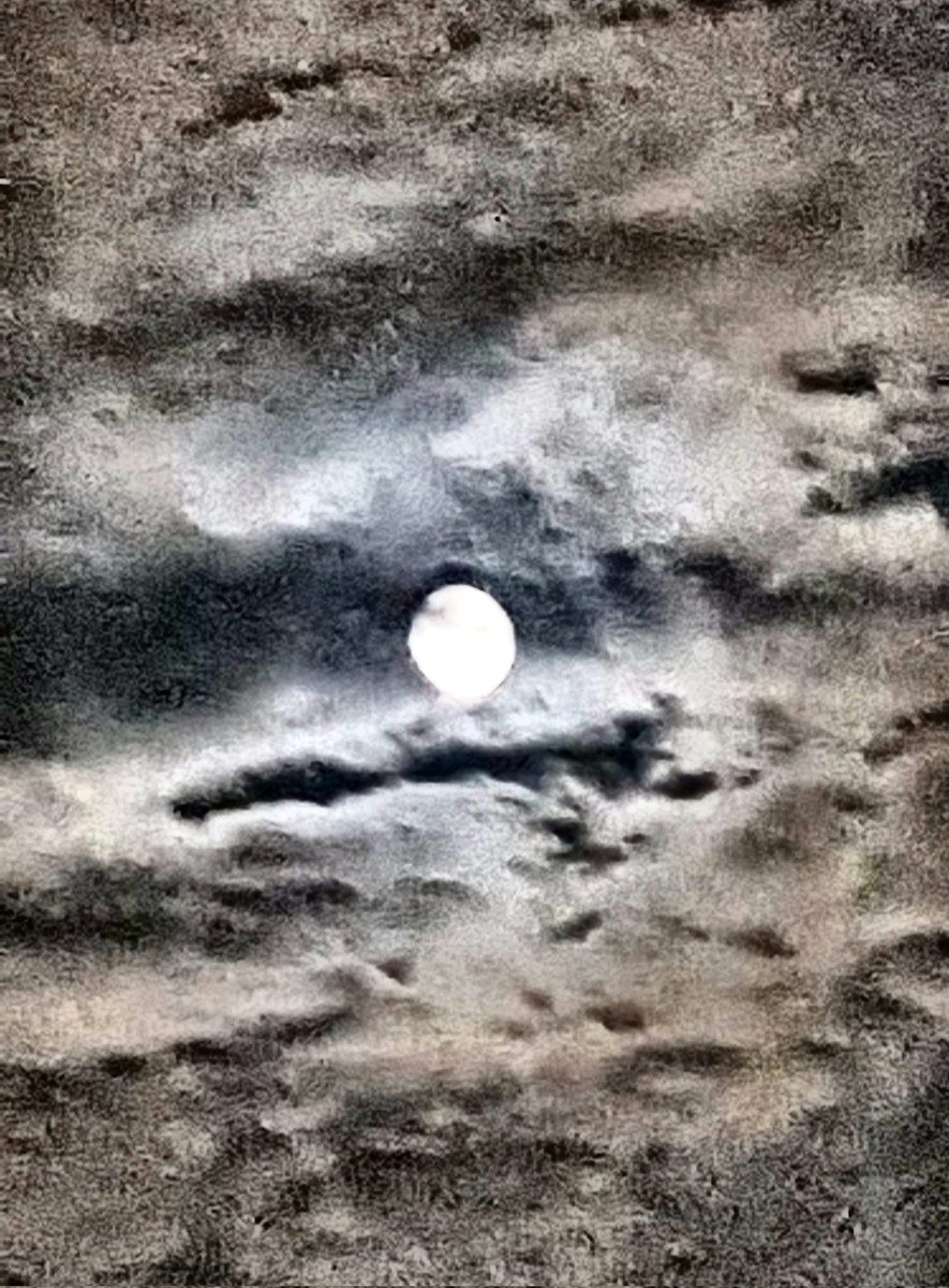 dianah248's tweet image. Yep. You still badass &amp;amp; runnin' the show. 
#MoonPower