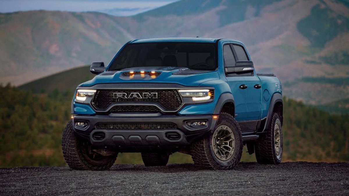 boscoscamp4x4's tweet photo. Le decimos adiós a la dominate #RAM #TRX, pero NO a su legado.  

Oficialmente, a finales del 2023 se detendrá la producción de la #RAM1500TRX, dejando un impacto como la "#ALFA" en las #pickup de alto desempeño; pero tranquil@, si aún no tienes la tuya, para tu suerte, han decidido lanzar tu última oportunidad.

Se trata de la Ram 1500 TRX 6.2L V8 “#Supercharged Final Edition 2024” y solamente saldrán a la venta 4,000 unidades en el mundo en 3 colores distinguidos: “Red Delmonico”, “Blue Night Edge” y Harvest Sunrise”, manteniendo sus 702 caballos de potencia, transmisión de 8 velocidades y launch control. 8

NO ESTÉN TRISTES, pues la marca promete noticias próximamente sobre el legado de #TRX2
#BoscosCamp4x4 #RamTRX #Ram1500 #TRXFinalEdition
#TRX #Hellcat #v8supercharged