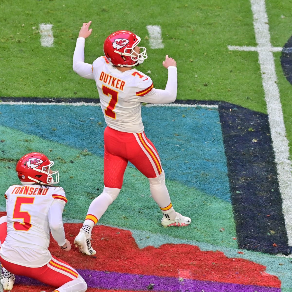 chiefs_boobs's tweet photo. We are Harrison Butker days away from the season opener! Who’s counting down the days until the wave of #ChiefsBoobs return?!? 👺😈 https://t.co/bZeovkWPPm