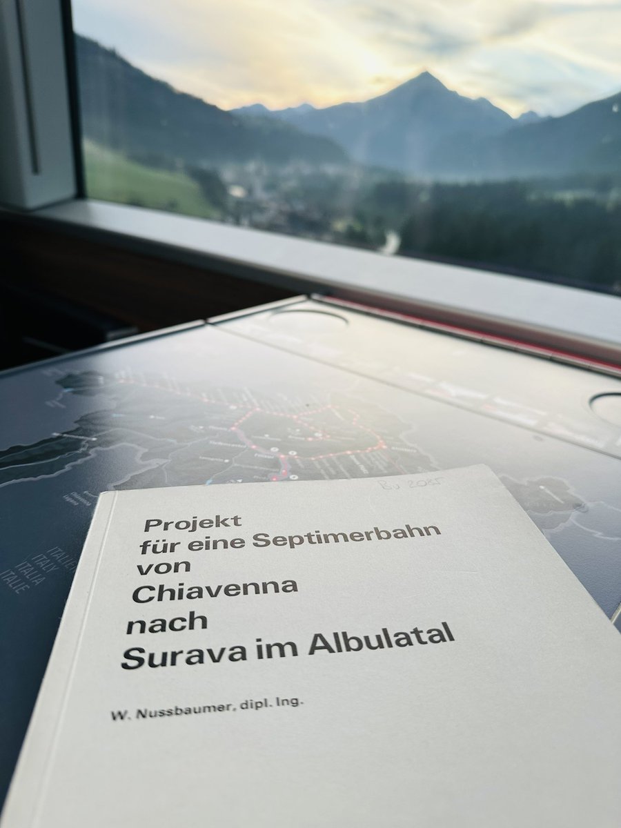 CrameriReto's tweet photo. Spannende Lektüre am Morgen im Zug von Surava nach Chur an die #Augustsession des Grossen Rates. Graubünden braucht wieder mehr Mut und Visionen für die künftigen Generationen!
@rhaetischebahn @kanton_gr https://t.co/8OehyKII5D