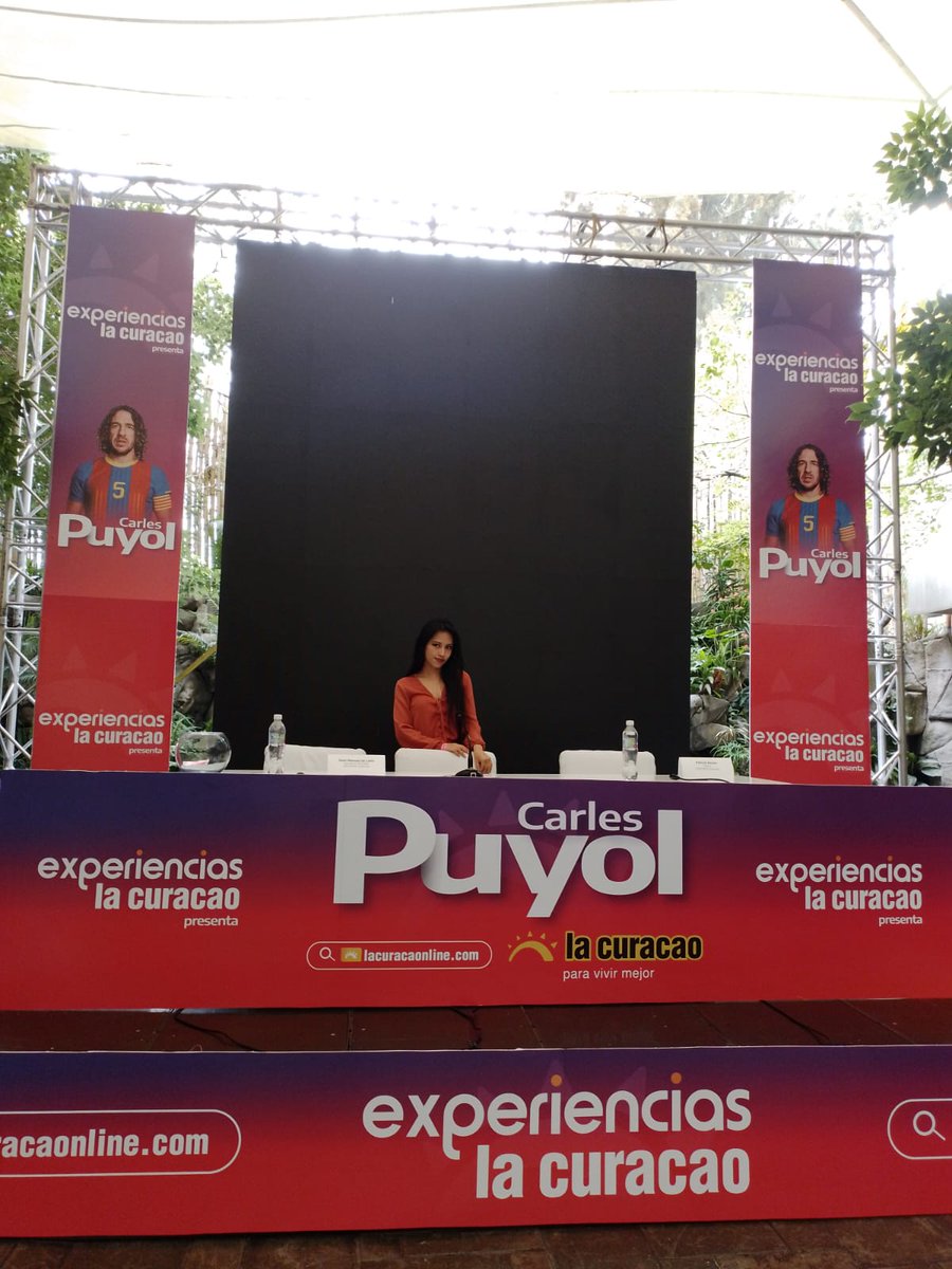jennLu96's tweet photo. Conversatorio con Carles Puyol 
#TBT #carlespuyol #fcbarcelona #tirodeesquinagt #soylachicadelfútbol🍒
Un recuerdo de mi experiencia como periodista deportiva https://t.co/GJxfFsDZ6V